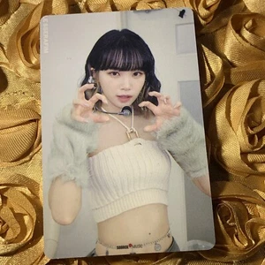 Kim Chaewon LE SSERAFIM Class Edition Celeb K-pop Girl Photo Card Fur - Picture 1 of 4