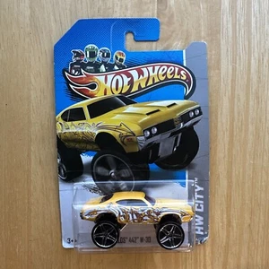 Hot Wheels - Olds 442 W-30 (Yellow) - Picture 1 of 2