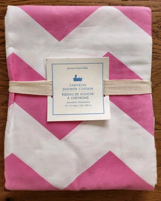 Cortina de ducha Pottery Barn Kids Chevron rosa en zigzags Foto 1 de 4