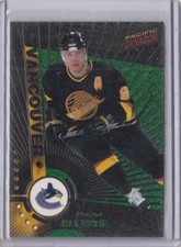 1997-98 Pacific Dynagon Red & Emerald #125 Pavel Bure      *S5073