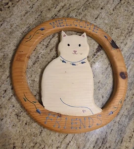 Wood Welcome Friends Round Sign Cut out White Cat Hand Painted 80's Hearts 10.5" - Picture 1 of 10