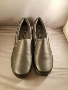 Zapatos Aravon Tara Anchos Mules Negros Para Mujer - 8AA Nuevos - Imagen 1 de 5