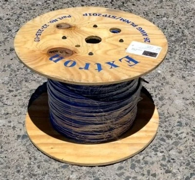 Cable Extron 1000' carrete E197502-07 26 AWG PLNM/STP201P, 22-215-03~5x coaxial SDI Foto 1 de 4