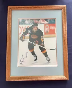 PAVEL BURE AUTOGRAPHED 8X10 COLOR PHOTO * FRAMED & MATTED * VANCOUVER CANUCKS - Picture 1 of 4