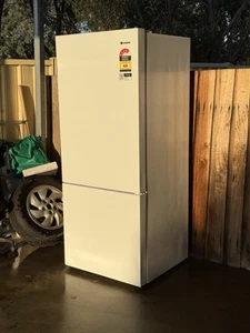 Westinghouse 425L Bottom Mount Fridge White WBE4302WCL - Picture 1 of 10