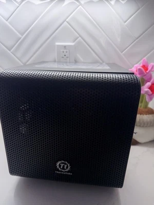 Chassi de computador Thermaltake Core V1 SPCC Mini ITX Cube - Preto - Imagem 1 de 4