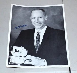 NASA Astronaut Alfred M. Worden Original 8x10 Foto Autopen Signatur - Bild 1 von 2