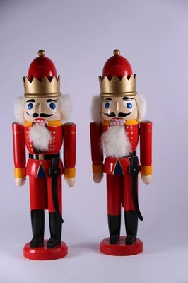 Weihnachtlicher Nussknacker - Bild 1 von 3