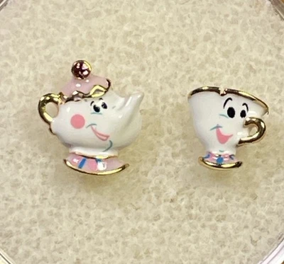 Origami Owl Disney La Bella y la Bestia Dije - Disney 100 - Juego de Mrs Potts & Chip Foto 1 de 4