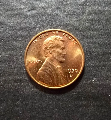 1970 s large date red rpm and date - Image 1 of 3