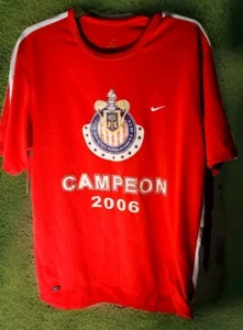 Nike No AUTÉNTICAS Club Chivas Guadalajara S.A. DE C.V ROJO CAMPEONE 2006 Talla L - Imagen 1 de 8