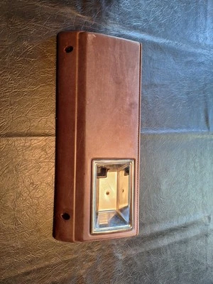 Apoyabrazos delantero izquierdo Caprice 1980-90 Foto 1 de 4