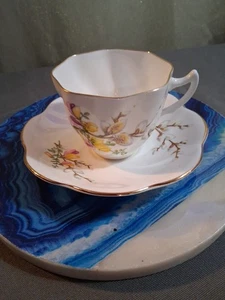 Royal Dover Bone China Cup Saucer Set Floral Pattern Gold Rim, Made in England - Picture 1 of 5