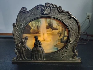 Art deco Motion Activated Lamp Scene Colonial Couple Fountain Circa 1931 - Bild 1 von 8