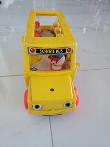  VINTAGE FISHER PRICE PLAY FAMILY LITTLE PEOPLE SCHULBUS  - Bild 1 von 6