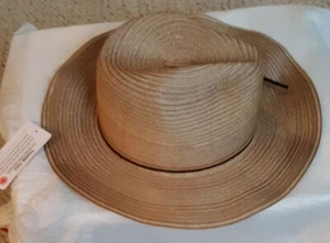 Sombrero de ala ancha de paja Besoogii - Imagen 1 de 10