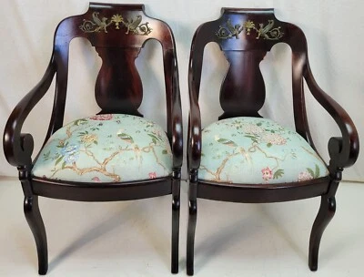 一对 19 世纪美国帝国椅子带青铜图案 — 第 1/4 张图片