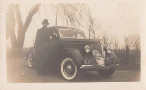 Vintage Snapshot Illinois Gangster Men Car Vehicle Hats 1930's Photograph - Picture 1 of 2