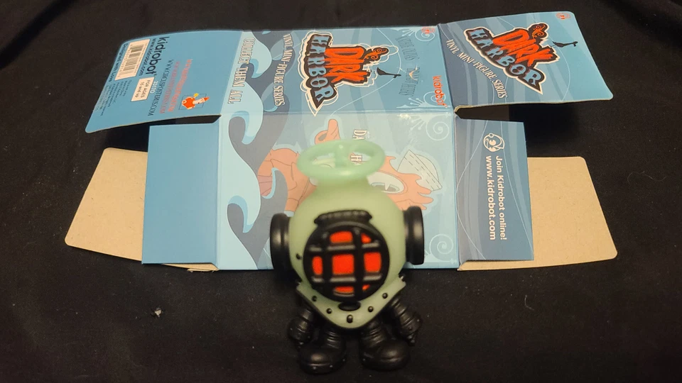 Kidrobot Dark Harbor DESIGNER Vinyl Mini Figure Heavy Footer X Kathie Olivas