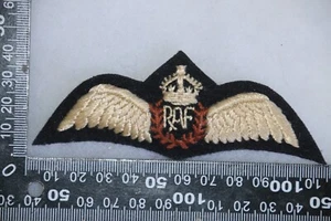 ALA DE TELA ACOLCHADA DE PILOTO DE COMBATE DE LA REAL FUERZA AÉREA BRITÁNICA RAF SEGUNDA GUERRA MUNDIAL BUENA COPIA SEDA - Imagen 1 de 2