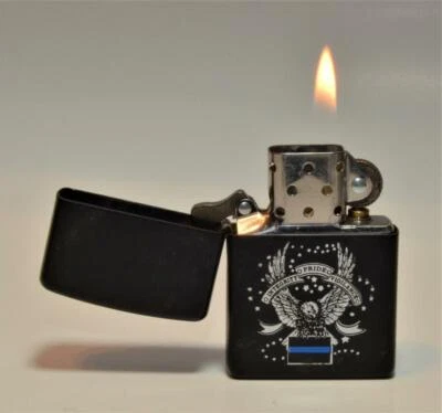 Encendedor Zippo 2010 aplicación de la ley integridad orgullo vigilancia negro mate sin disparar Foto 1 de 4