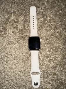 Apple Watch Series 8 GPS Cellular 41mm White Band Silver Case Smartwatch - Photo 1 sur 5