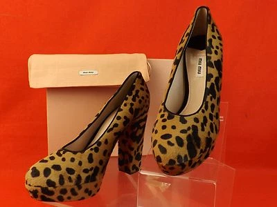 NUEVO EN CAJA MIU MIU 5IP438 ESTAMPADO LEOPARDO PELO DE PONY PLATAFORMA TACÓN GRUESO BOMBAS 40 US 9+ Foto 1 de 4