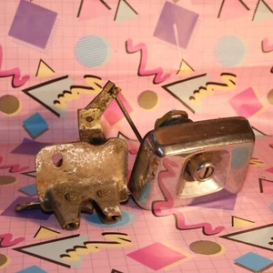 Ford Cortina MK4 Mk5 Estate cromo puerta trasera manija moldura 77AB D43400 AA + pestillo - Imagen 1 de 7