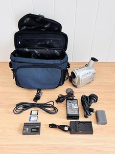 Canon DM-MV630i MiniDV 20x Zoom Digital Video Camera Camcorder PLEASE READ - Picture 1 of 9