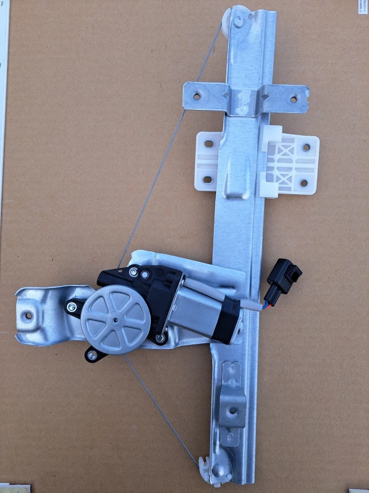 2005 - 2010 Chevrolet Cobalt Pontiac G5 Rear Right Power Window Regulator +Motor - Image 1 of 4