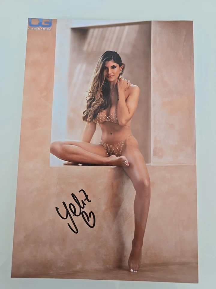 YELIZ KOC XL 13x18cm AUTOGRAMM SIGNIERT AUTOGRAPH SIGNED Foto MODEL - Bild 1 von 1