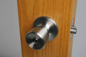 Master Lock Tulip Keyed Entry Knob Satin Nickel TUO0115 #96f - Picture 1 of 4