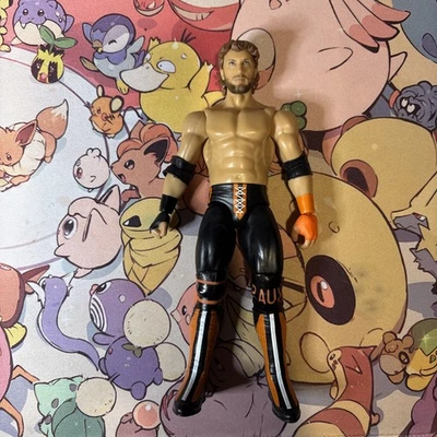 Figura de acción básica Mattel WWE Main Event Showdown Series 24 Logan Paul Foto 1 de 2