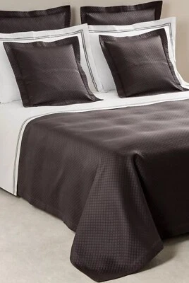 Colcha Frette Hotel $550 H. C. Melody completa/queen cinza escuro Itália - Imagem 1 de 4