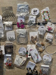 50X Wholesale Lot Mix Earring Bracelet Close Out Resale Costume Jewelry Deal - Picture 1 of 3