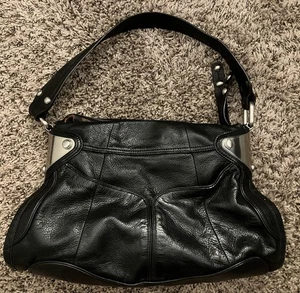 Bolso de mano mediano de cuero negro B Makowsky - Imagen 1 de 10