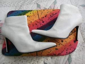 Elegant COLIN STUART White LEATHER Women Size 10 Pointed Toe 4"Heel Ankle Boots - Picture 1 of 9