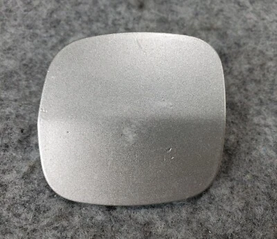 Lexus RX330 RX350 2004-2009 delantero derecho pasajero parachoques cubierta de remolque tapa plateada 1C0 Foto 1 de 4