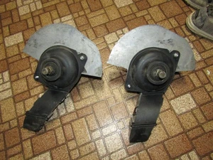 2 JOHN DEERE PLANTADOR METROS JD KINZE AA37392 TAZAS DE SORGO 7200 1700 - Imagen 1 de 4