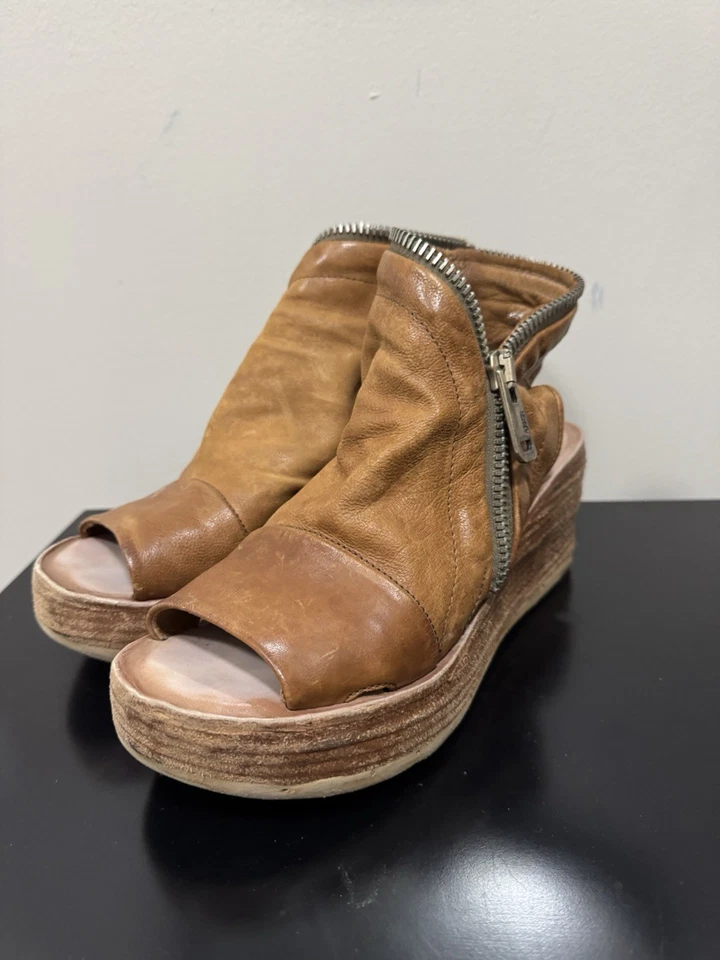 AS 98 Naylor Sandalias Cuña Talla 39 8.5-9 Marrón Tostado Cuero Peep Top Detalle Cremallera Foto 1 de 4