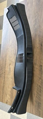 Placa de desgaste del panel trasero Toyota RAV4 2013-2015 58387-0R040 Foto 1 de 4