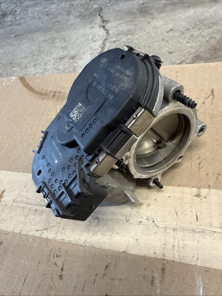 Mercedes-Benz C300 W205 CLA250 E GLC 2015 2016 2017 18 carrocería del acelerador A2701410025 Foto 1 de 1