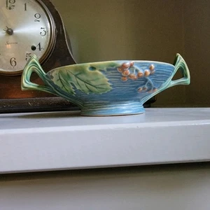 ROSEVILLE Pottery Blue Bushberry Footed Bowl With Handles 412-6 - Picture 1 of 6