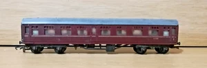 Tri-ang R321 9" BR Composite Coach 24010 Maroon unboxed vintage model railway - Picture 1 of 3