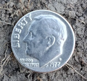 1977 D Dime, OFF CENTER STRIKE, DDO, FILLED MINT MARK , ERRORS! - Picture 1 of 3