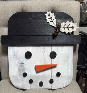 Handmade wooden Snowman made out of rough cut wooden planks - Picture 1 of 2