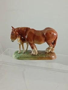 ROYAL DOULTON PFERD FIGUR GRUPPE KASTANIE STUTE & FOHLEN HN2533 - Bild 1 von 7