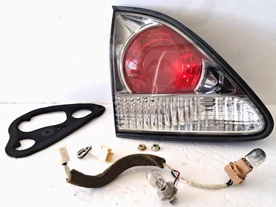 Luz trasera interior del portón trasero izquierdo Lexus RX 300 2001 2002 2003 Foto 1 de 4