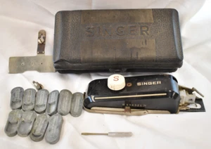 Singer Buttonholer Aufsatz 160506 mit 10 Schablonenplatten im Koffer mit Handbuch - Bild 1 von 5