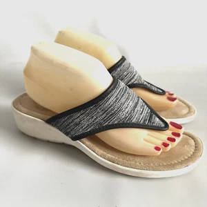 St. John's Bay Memory Foam Women Black White Thong Sandals Size 8.5 M Shoes - Picture 1 of 11